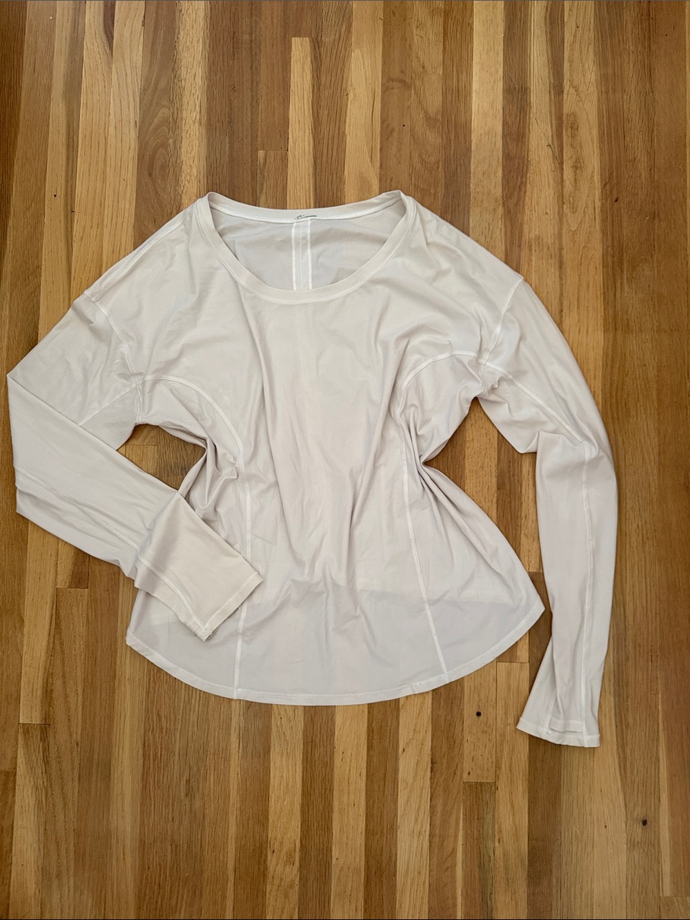 lululemon athletica White Long-Sleeve Scoop Neck Long Sleeve Gym Workout Top